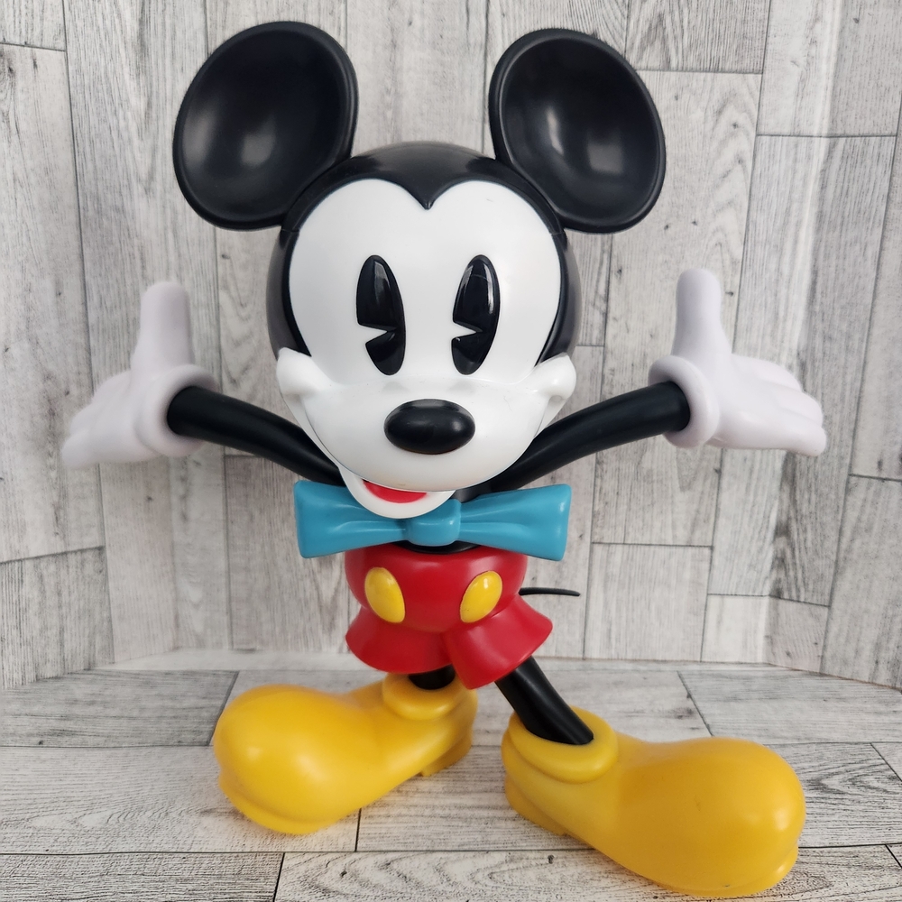 Disney Parks Mickey Mouse 90th Birthday Anniversary Birthday Sipper Cup Party